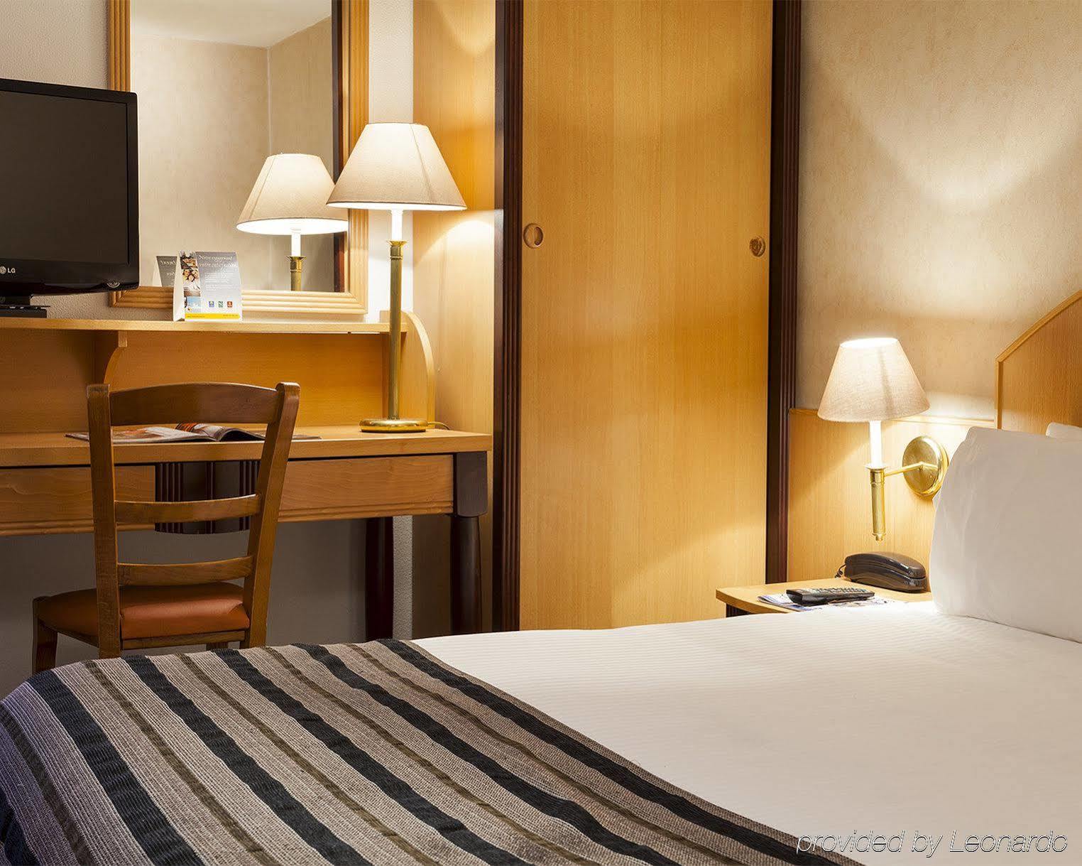 B&B Hotel Brétigny-sur-Orge Екстериор снимка